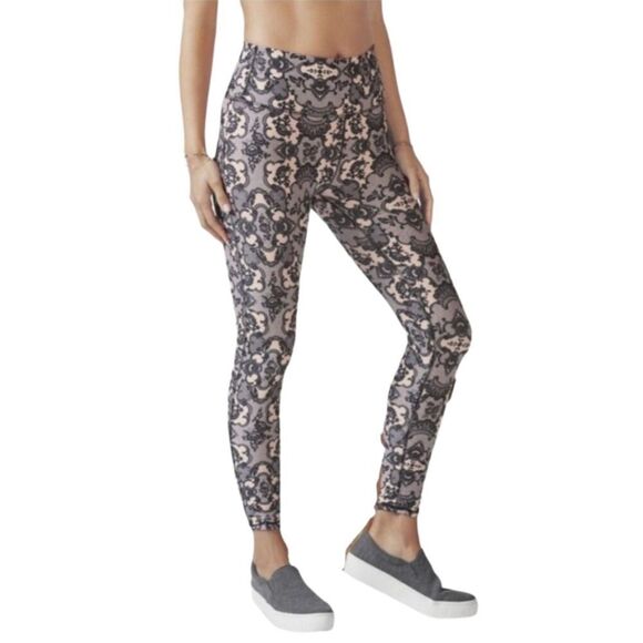 FABLETICS High-Waisted Lace Powerhold 7/8 Leggings Pink Black XS - Picture 2 of 15